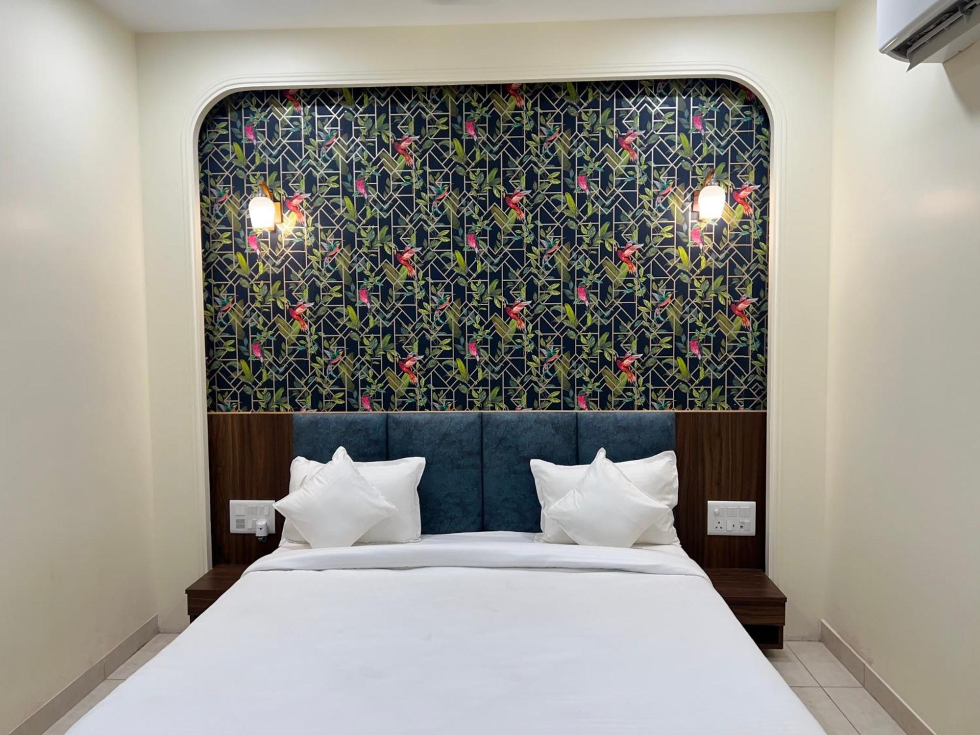 Hotel The Blue Vista à Greater Noida Extérieur photo