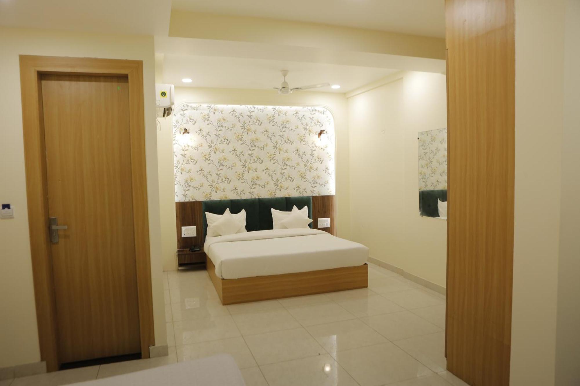 Hotel The Blue Vista à Greater Noida Extérieur photo