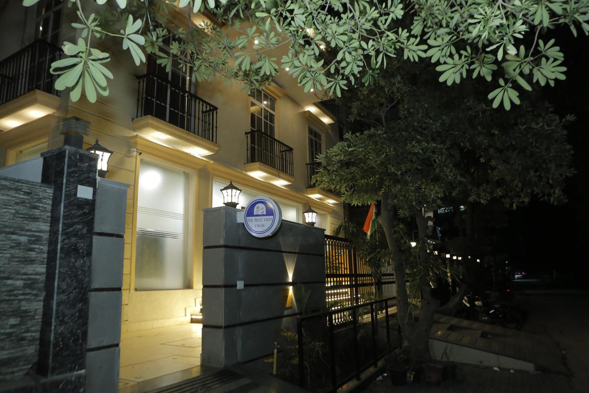 Hotel The Blue Vista à Greater Noida Extérieur photo